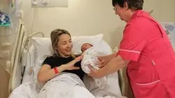 Visuel de Bébés 5 étoiles : au coeur d'une maternité de luxe