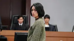 Behind The Door - La maison de la rue en pente