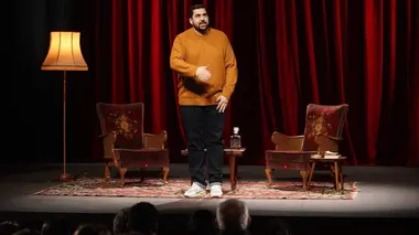 Benoît Gênant Officiel S01E09 De l'art (délicat) de rencontrer son idole quand on est trop fan