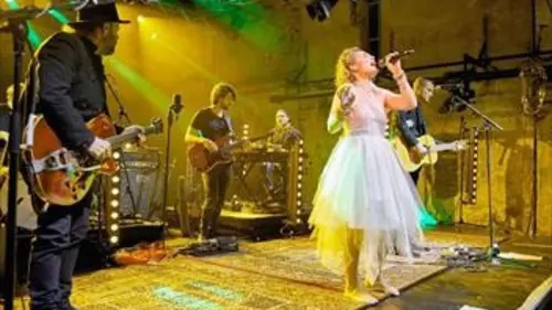 Berlin Live Clare Bowen