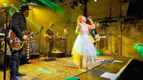 Berlin Live Clare Bowen