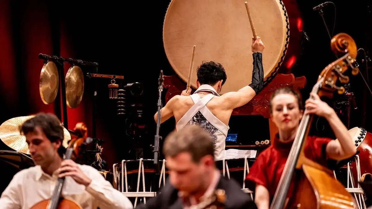 Beyond Time and Space : Zahia Ziouani & Bridges Kammerorchester