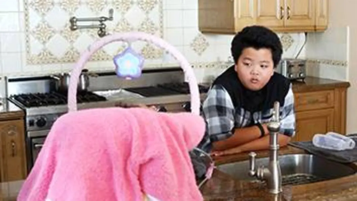 Bienvenue chez les Huang S02E09 Madame Xing voit tout