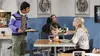 Amy Farrah Fowler dans Big Bang Theory S08E07 Malentendu, quiproquos et jalousie (2014)