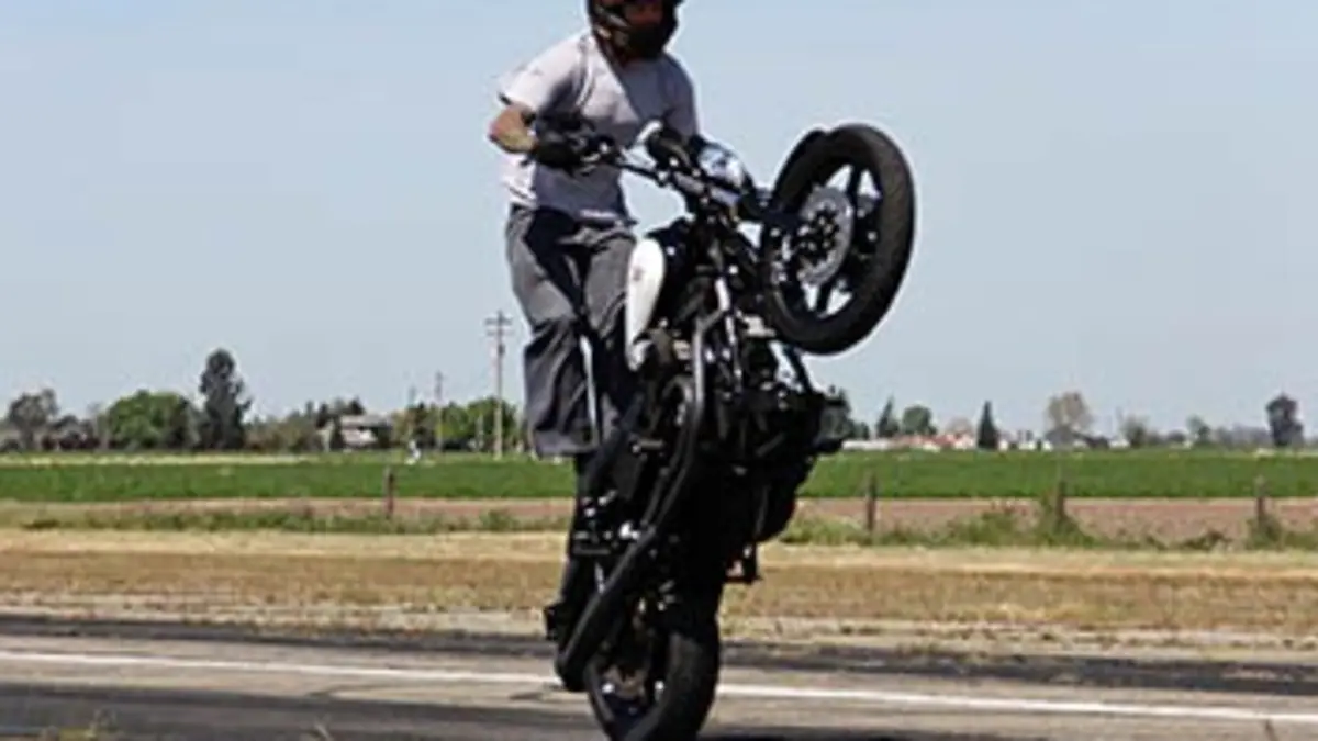 Biker dans l'âme E01 Caprices de star