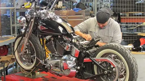 Biker dans l'âme E10 La pression monte