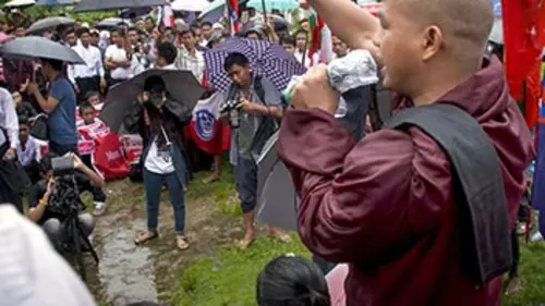 Birmanie, le pouvoir des moines