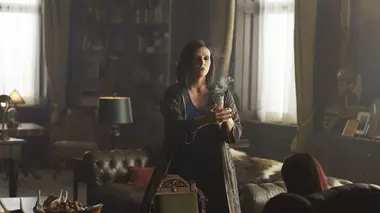 Bitten S02E05 Trou de lapin