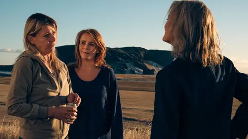 Black Sands S02E03 Seule et abandonnée