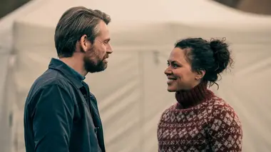 Black Sands S01E05 Le couteau dans la plaie