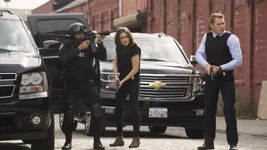 Blacklist S02E07 Le cimeterre