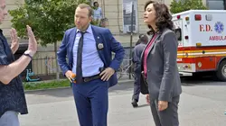 Blue Bloods  S12E01 Qui sème la haine...