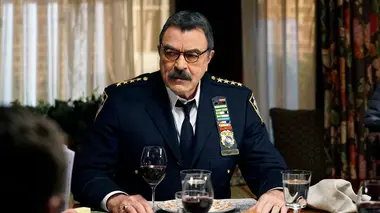 Blue Bloods S08E18 Amitiés, amour et loyauté