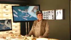 Bones S08E20 Pour une poignée de diamants