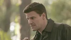 Bones S01E04 Dans la peau de l'ours