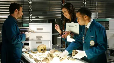 Bones S04E01 Au service de sa Majesté
