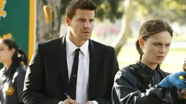 Bones S04E18 Retour vers le passé