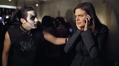 Bones S04E21 L'aigle de sang