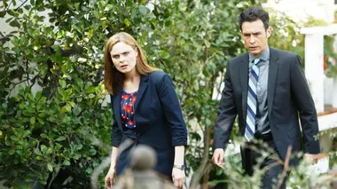 Bones S10E09 Manipulation
