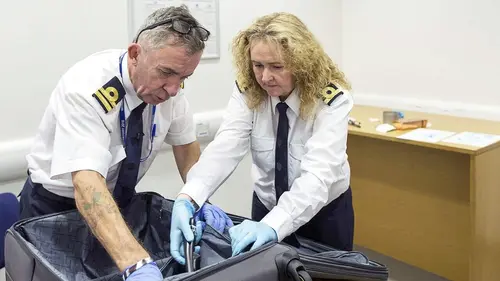 Borderforce USA : the Bridges Bonbons, mangues et narcotiques