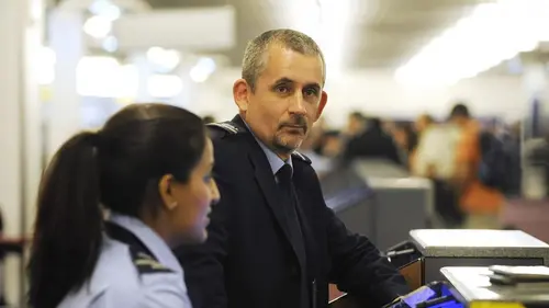 Casting Borderforce USA : the Bridges Loin de la maison