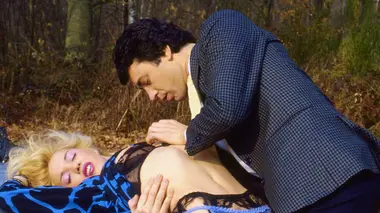 Bourgeoises mais perverses (1986)