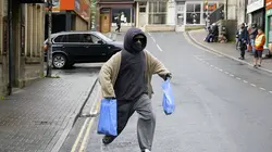 Brassic S02E01 The Circus