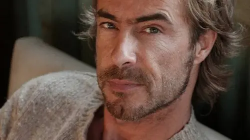 Break Free S01E01 Laurens