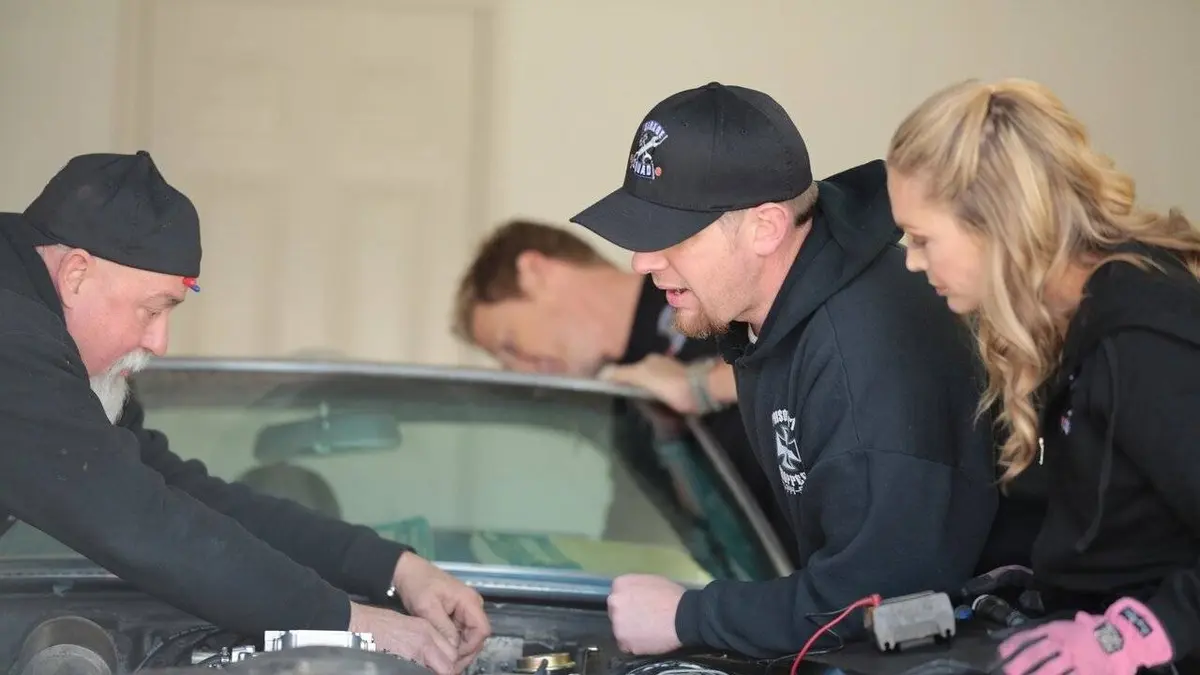 Brigade mécanos S02E01 Une vraie calamité