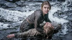 Britannia S02E05 Ma soeur, la reine