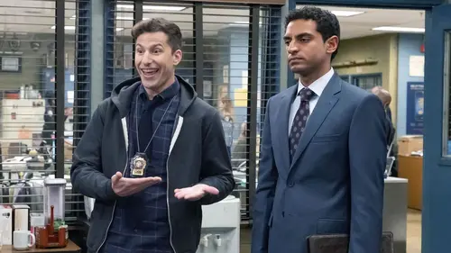 Brooklyn Nine-Nine S06E07 La taupe modèle