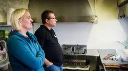 Bye bye la Suisse S10E06