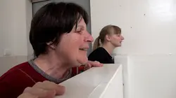 Bye bye la Suisse S11E02 Les débuts sont difficiles