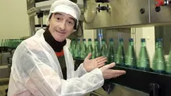 C'est pas sorcier Eaux minérales : les Sorciers prennent de la bouteille