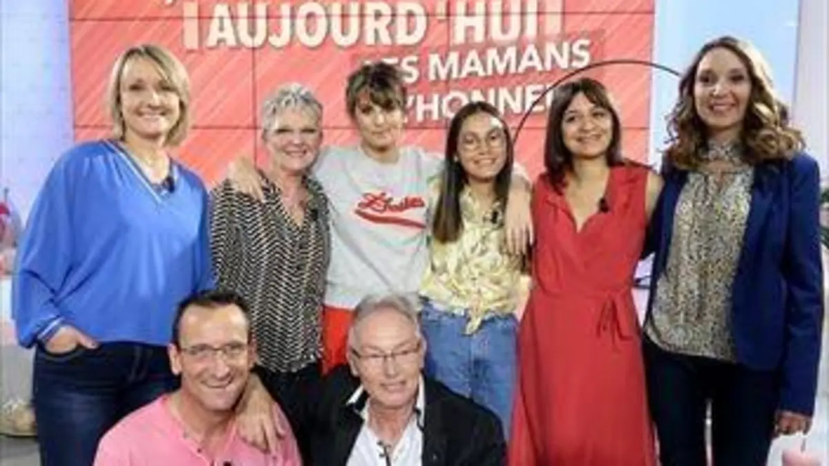 Ça commence aujourd'hui Ce long chemin jusqu'à leur mère biologique...