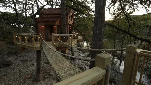 Cabanes perchées Une cabane de la taille du texas