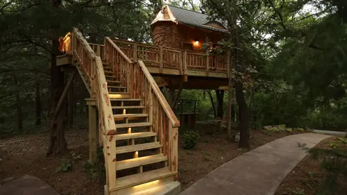 Cabanes perchées Une cabane moderne et magique