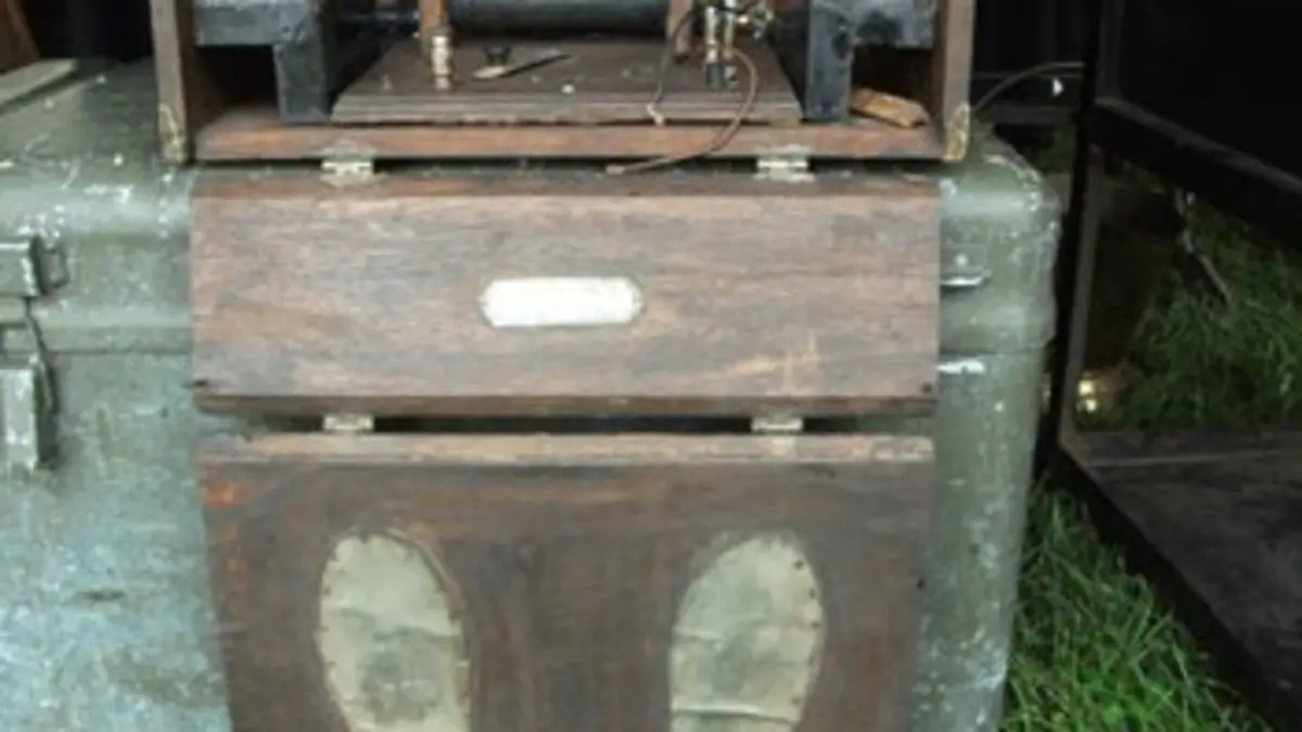 Cabinets de curiosités S03E07 Cicatrices apparentes