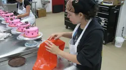 Cake Boss Cercueils, costumes et gâteau sur un brancard