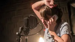 Calls  S01E01 2028 - Appels téléphoniques (Paris - New York)