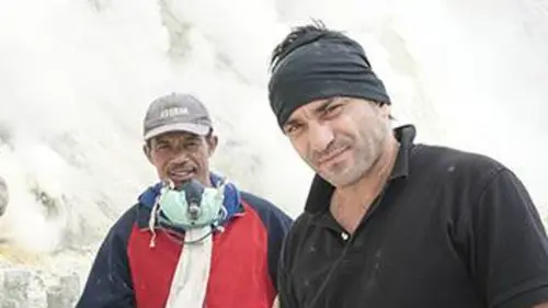 Caméléon S02E01 Indonésie : l'enfer du Kawah Ijen