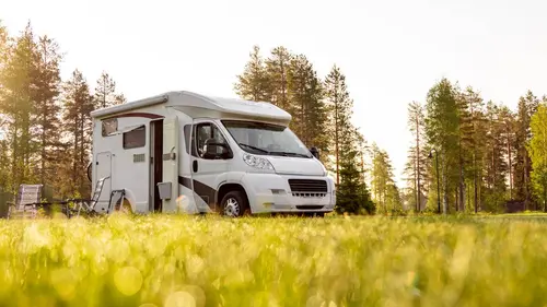 Camping cars de luxe S02E09 Toujours plus de surprises