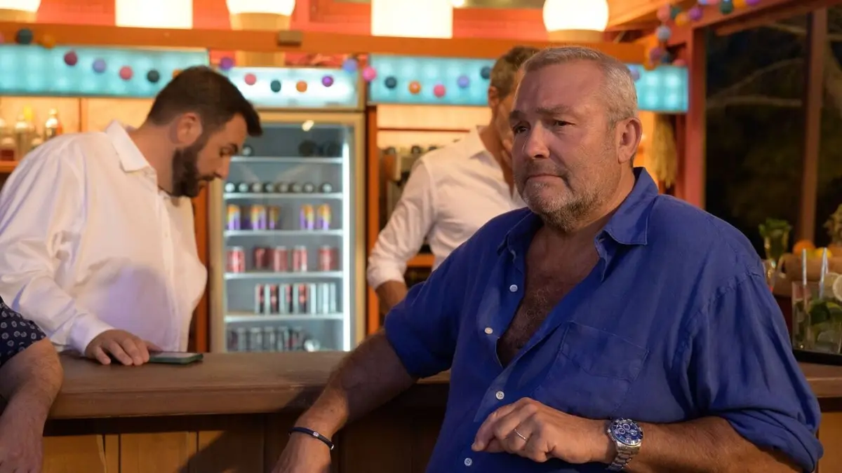 Camping Paradis S14E02 Voyance au paradis