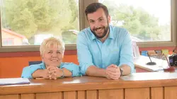 Camping Paradis S10E02 Un ange gardien au camping