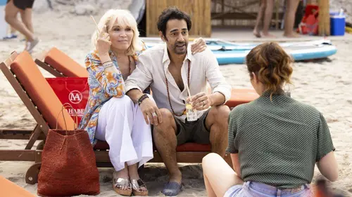 Camping Paradis S12E03 Les bikers au camping