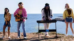 Camping Paradis S14E04 Un boys band au paradis