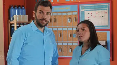 Camping Paradis S09E01 Les mots du coeur