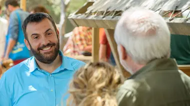 Camping Paradis S15E04 Une ferme au paradis
