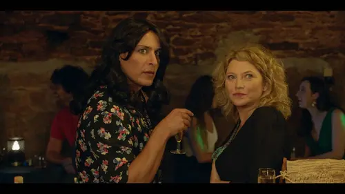 Candice Renoir : Chacun dirige l'eau vers son moulin