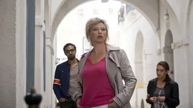 Candice Renoir S02E05 L'homme est un loup pour l'homme